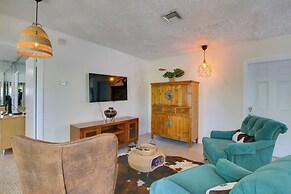 Walk to Ocean: Chic Deerfield Beach Cottage!