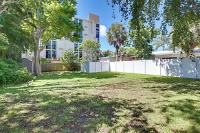 Walk to Ocean: Chic Deerfield Beach Cottage!