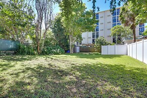 Walk to Ocean: Chic Deerfield Beach Cottage!