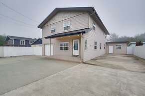 Crescent City Home w/ Hot Tub: Half-block to Beach