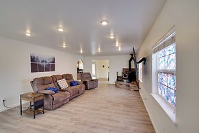 Crescent City Home w/ Hot Tub: Half-block to Beach