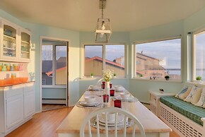 Oceanfront Kenai Villa w/ Fireplace & Deck