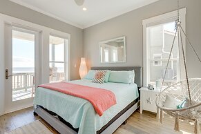 Galveston Home w/ Outdoor Shower: Steps to Beach!