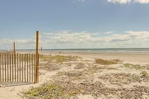 Galveston Home w/ Outdoor Shower: Steps to Beach!