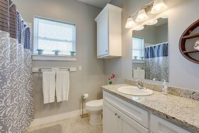 Galveston Home w/ Outdoor Shower: Steps to Beach!