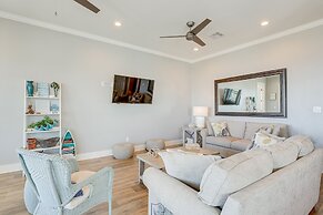 Galveston Home w/ Outdoor Shower: Steps to Beach!