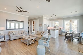 Galveston Home w/ Outdoor Shower: Steps to Beach!