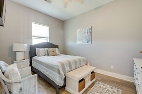 Galveston Home w/ Outdoor Shower: Steps to Beach!