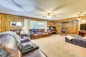 Vintage Chipley Getaway on Large Private Property