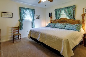 Vintage Chipley Getaway on Large Private Property