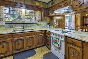 Vintage Chipley Getaway on Large Private Property