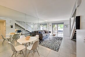 Pet-friendly Rancho Mirage Townhome w/ Pool!