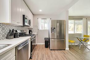 Waterfront Mariposa Hideaway: Hot Tub & Mtn Views!