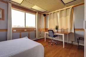 Waterfront Barrington Estate With Hot Tub!