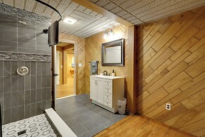 Waterfront Barrington Estate With Hot Tub!