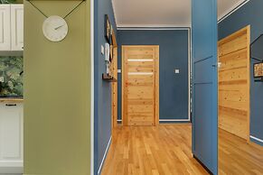 Turquoise Blue Apartment by Renters