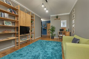Turquoise Blue Apartment by Renters