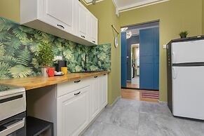 Turquoise Blue Apartment by Renters