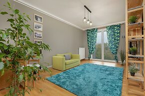 Turquoise Blue Apartment by Renters