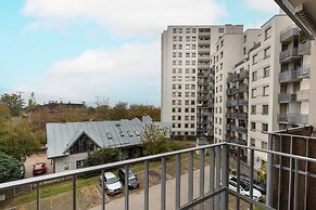 Turquoise Blue Apartment by Renters