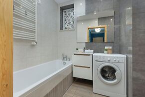 Turquoise Blue Apartment by Renters