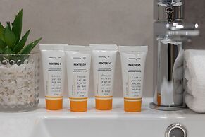 Turquoise Blue Apartment by Renters