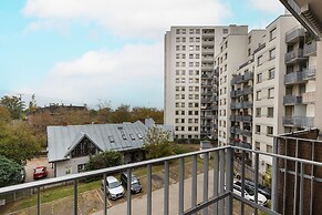 Turquoise Blue Apartment by Renters