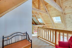 Frye Island Family Cabin With Lake & Beach Access!