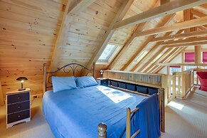 Frye Island Family Cabin With Lake & Beach Access!