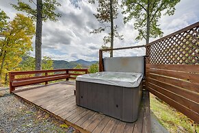 Bryson City Getaway: Private Hot Tub & Scenic View