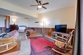 Bryson City Getaway: Private Hot Tub & Scenic View