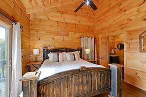 Bryson City Getaway: Private Hot Tub & Scenic View