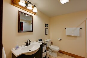 Bryson City Getaway: Private Hot Tub & Scenic View