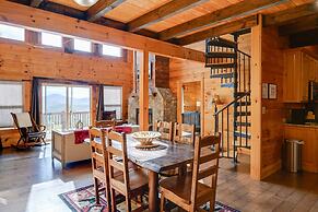 Bryson City Getaway: Private Hot Tub & Scenic View