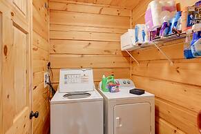 Bryson City Getaway: Private Hot Tub & Scenic View