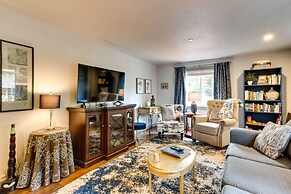 Peaceful Renton Retreat w/ Hot Tub Access!