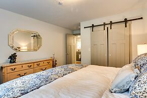 Peaceful Renton Retreat w/ Hot Tub Access!