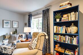 Peaceful Renton Retreat w/ Hot Tub Access!