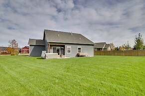 9 Mi to Downtown: Bozeman Vacation Home w/ Hot Tub