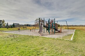 9 Mi to Downtown: Bozeman Vacation Home w/ Hot Tub