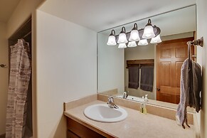 9 Mi to Downtown: Bozeman Vacation Home w/ Hot Tub