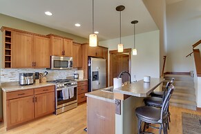 9 Mi to Downtown: Bozeman Vacation Home w/ Hot Tub