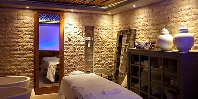 The Giri Residence Hotel & Spa