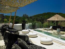 The Giri Residence Hotel & Spa
