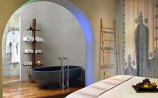 The Giri Residence Hotel & Spa