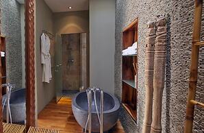 The Giri Residence Hotel & Spa