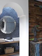 The Giri Residence Hotel & Spa