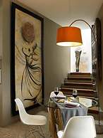 The Giri Residence Hotel & Spa