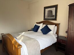 Captain Howey Hotel