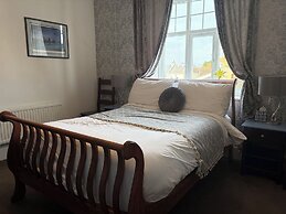 Captain Howey Hotel